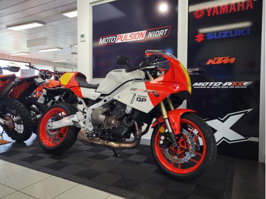 YAMAHA XSR 900 GP