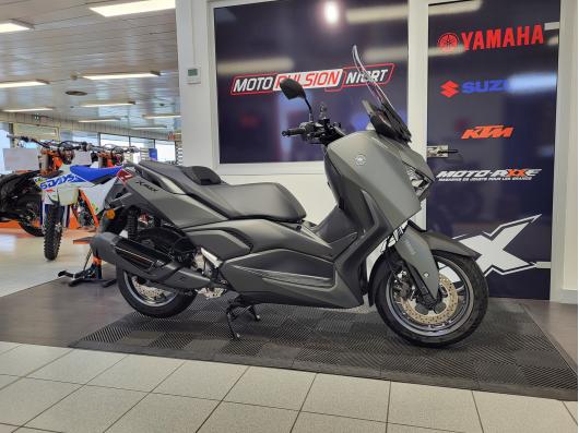 YAMAHA XMAX 300